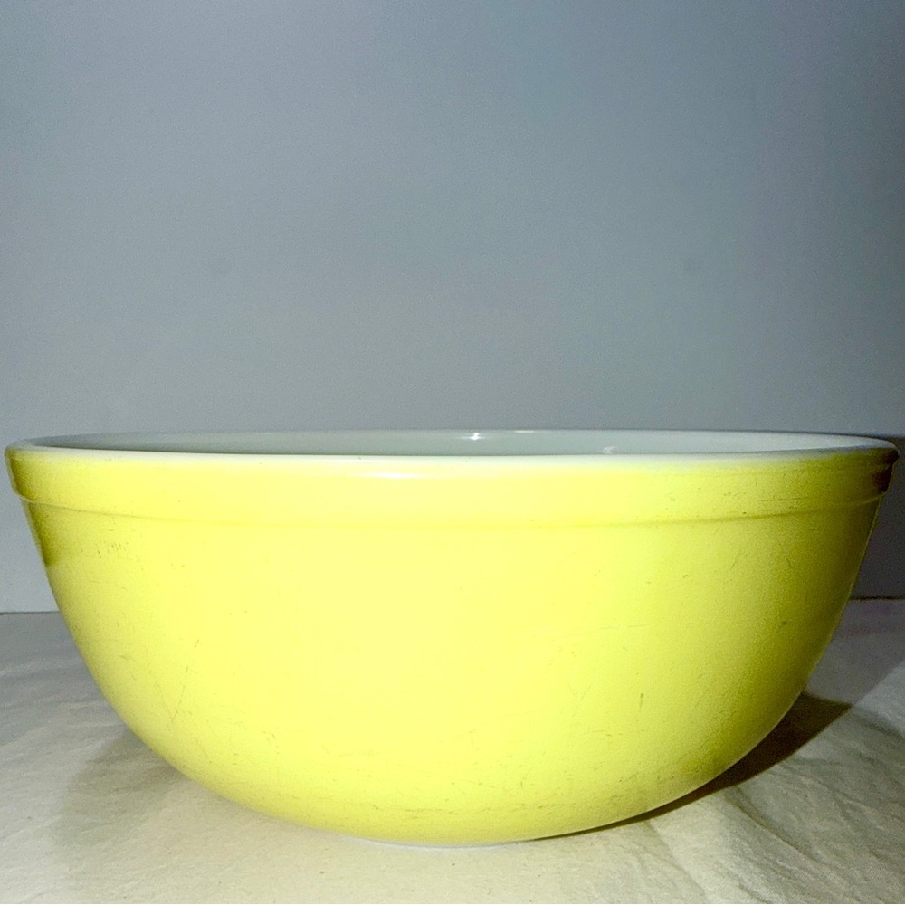 Vintage PYREX YELLOW Mixing Bowl Large Mixing Bowl 4QT LARGE YELLOW BOWL